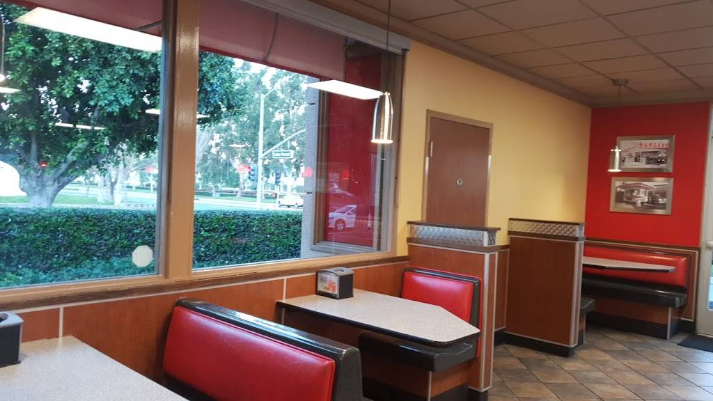 Carls Jr. / Green Burrito | restaurant | 20552 Lake Forest Dr, Lake Forest, CA 92630, USA | 9498308929 OR +1 949-830-8929