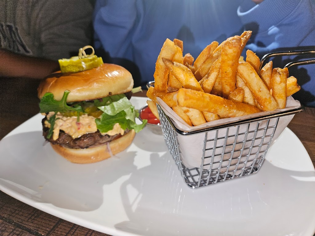 Three Roses Tavern | restaurant | 105 N Park Square, Marietta, GA 30060, USA | 6785047198 OR +1 678-504-7198