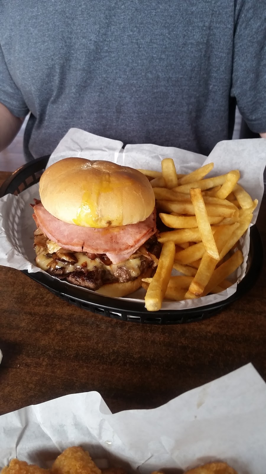 The River Dog Grill | restaurant | 2046 AZ-95, Bullhead City, AZ 86442, USA | 9287043644 OR +1 928-704-3644