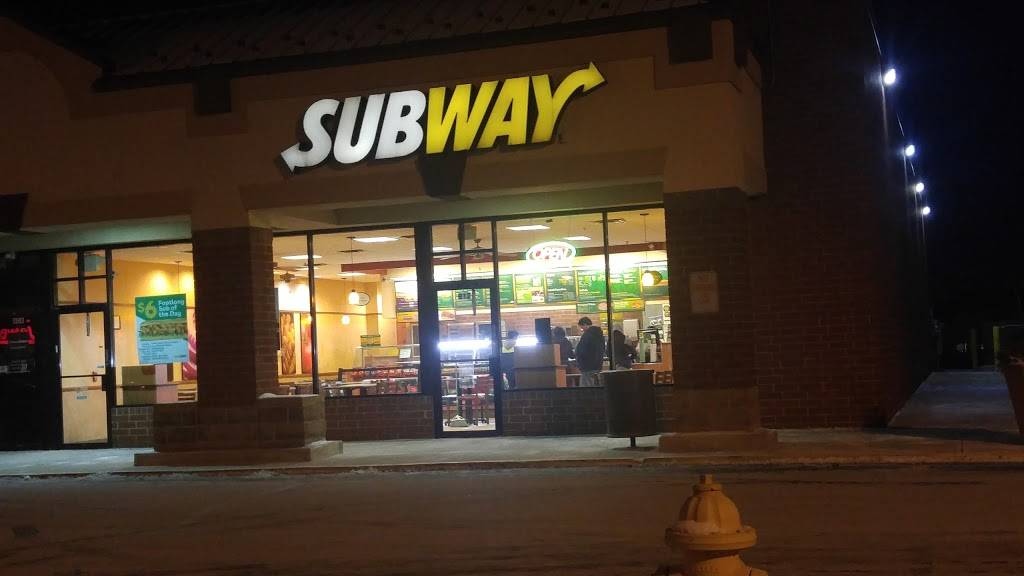 Subway Restaurants | restaurant | 812 Army Trail Rd, Carol Stream, IL 60188, USA | 6303727827 OR +1 630-372-7827