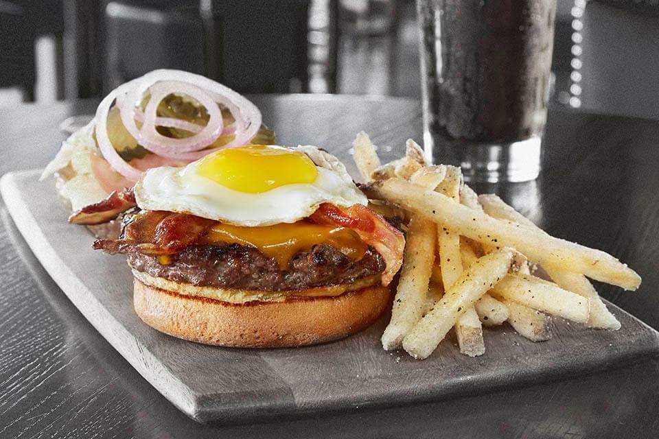 Bar Louie | night club | 1488 North Rochester Road, Rochester Hills, MI 48307, USA | 2482185114 OR +1 248-218-5114