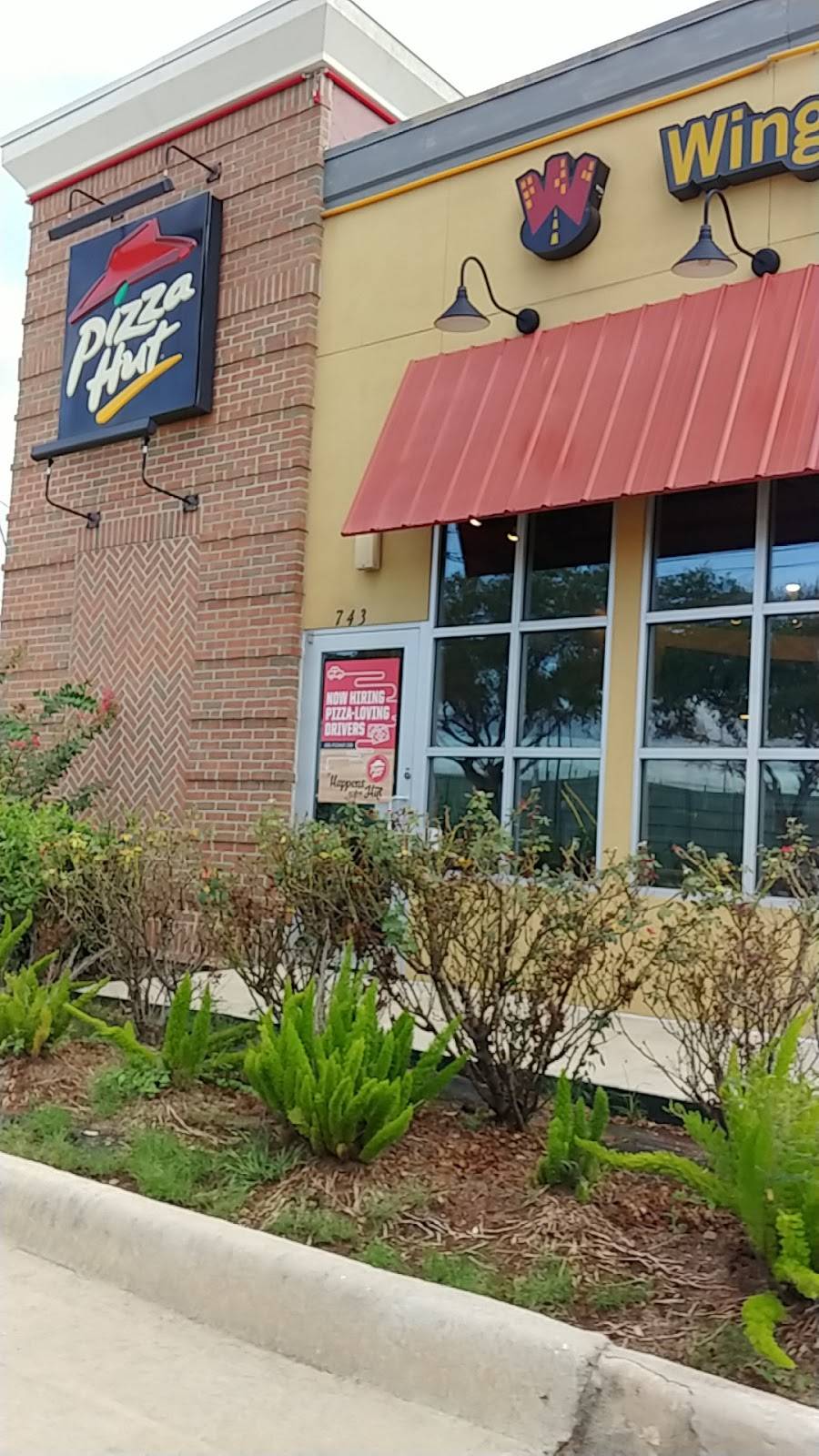 Pizza Hut | restaurant | 743 Dairy Ashford Rd, Houston, TX 77079, USA | 2814970420 OR +1 281-497-0420