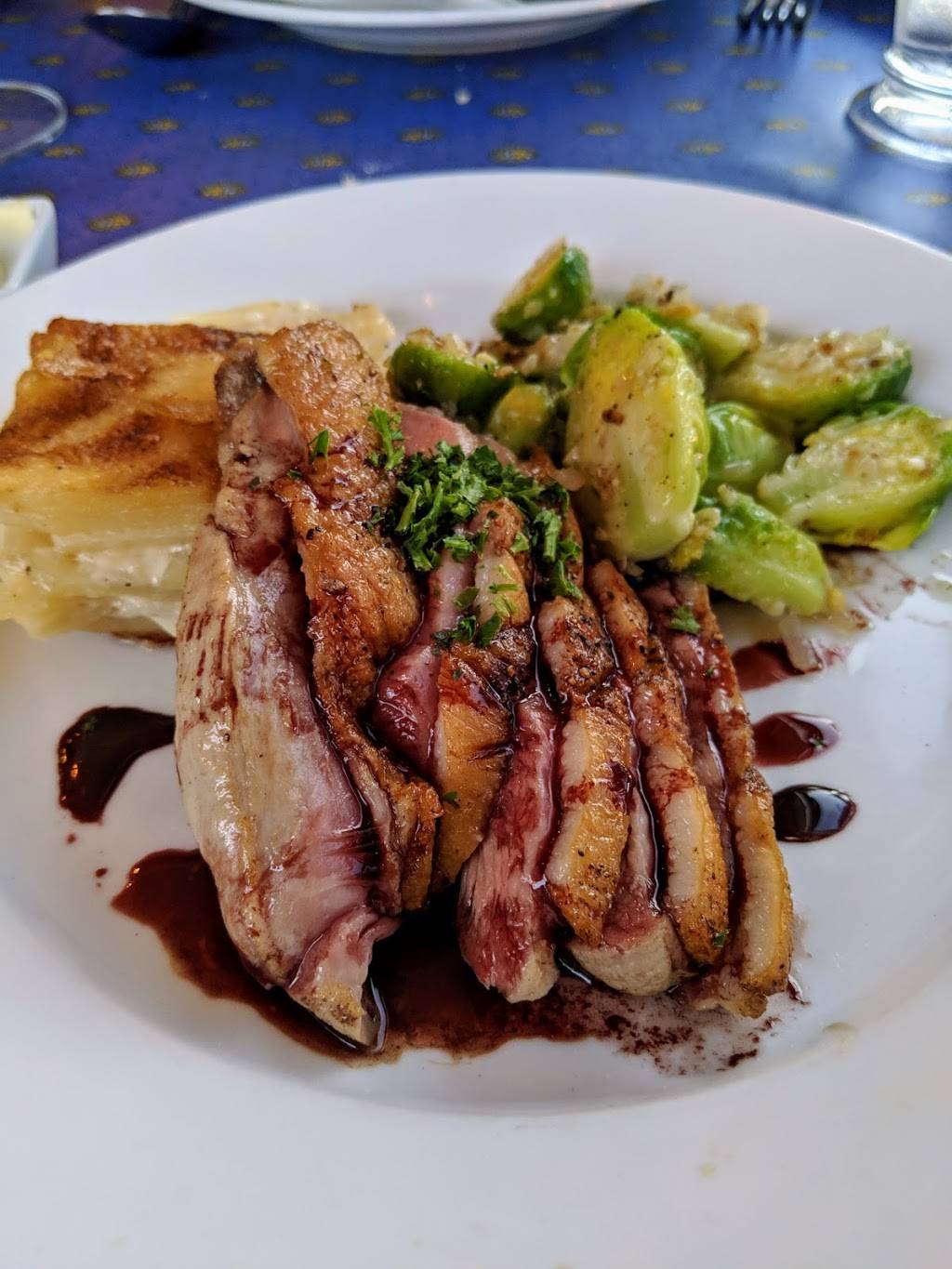 Bistro Moulin | restaurant | 867 Wave St, Monterey, CA 93940, USA | 8313331200 OR +1 831-333-1200