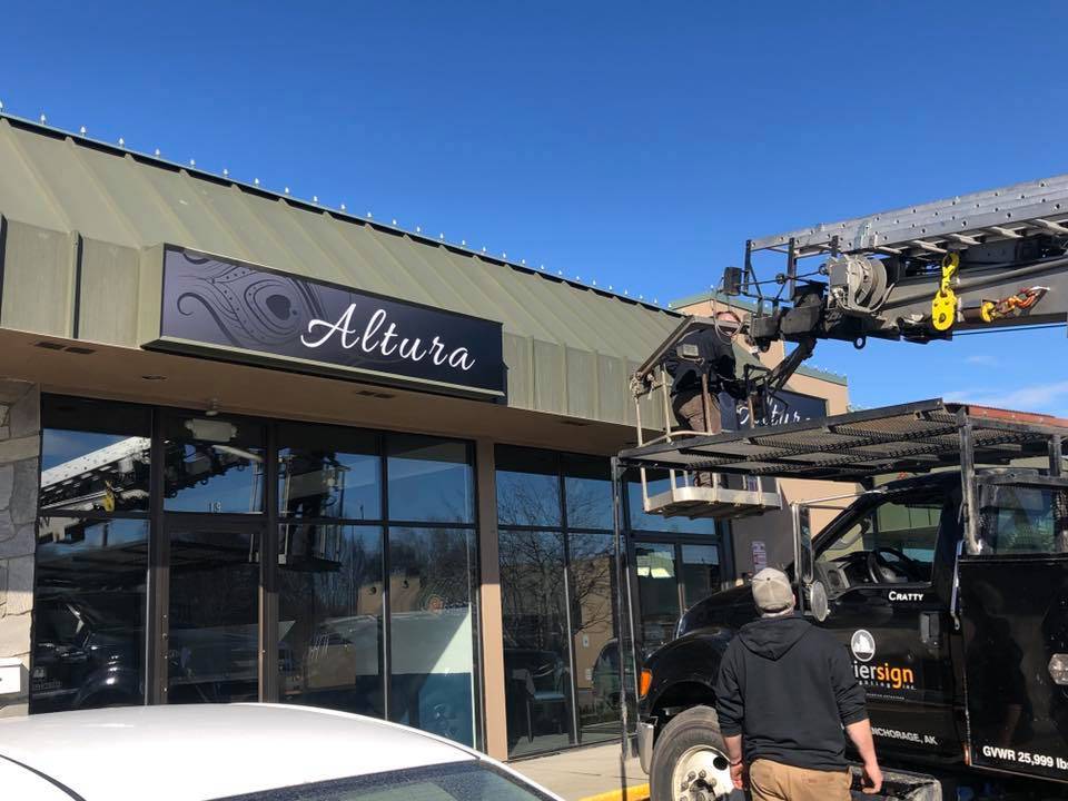 Altura Bistro | restaurant | 4240 Old Seward Hwy, Anchorage, AK 99503, USA | 9075612373 OR +1 907-561-2373