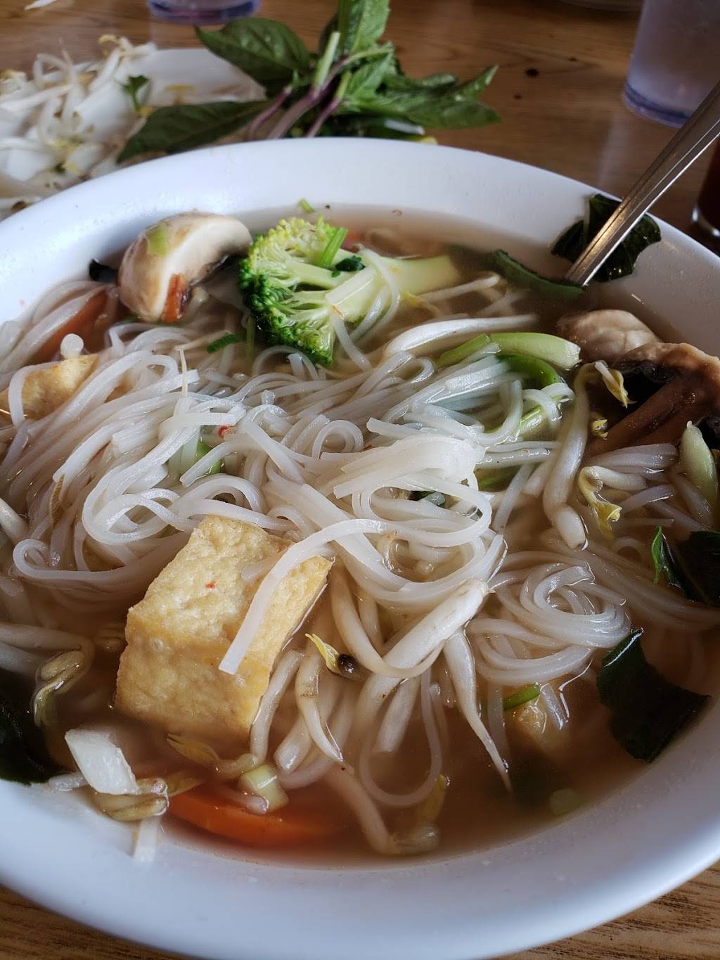 Pho PQ | restaurant | 10706 Bridgeport Way SW, Lakewood, WA 98499, USA | 2535840229 OR +1 253-584-0229