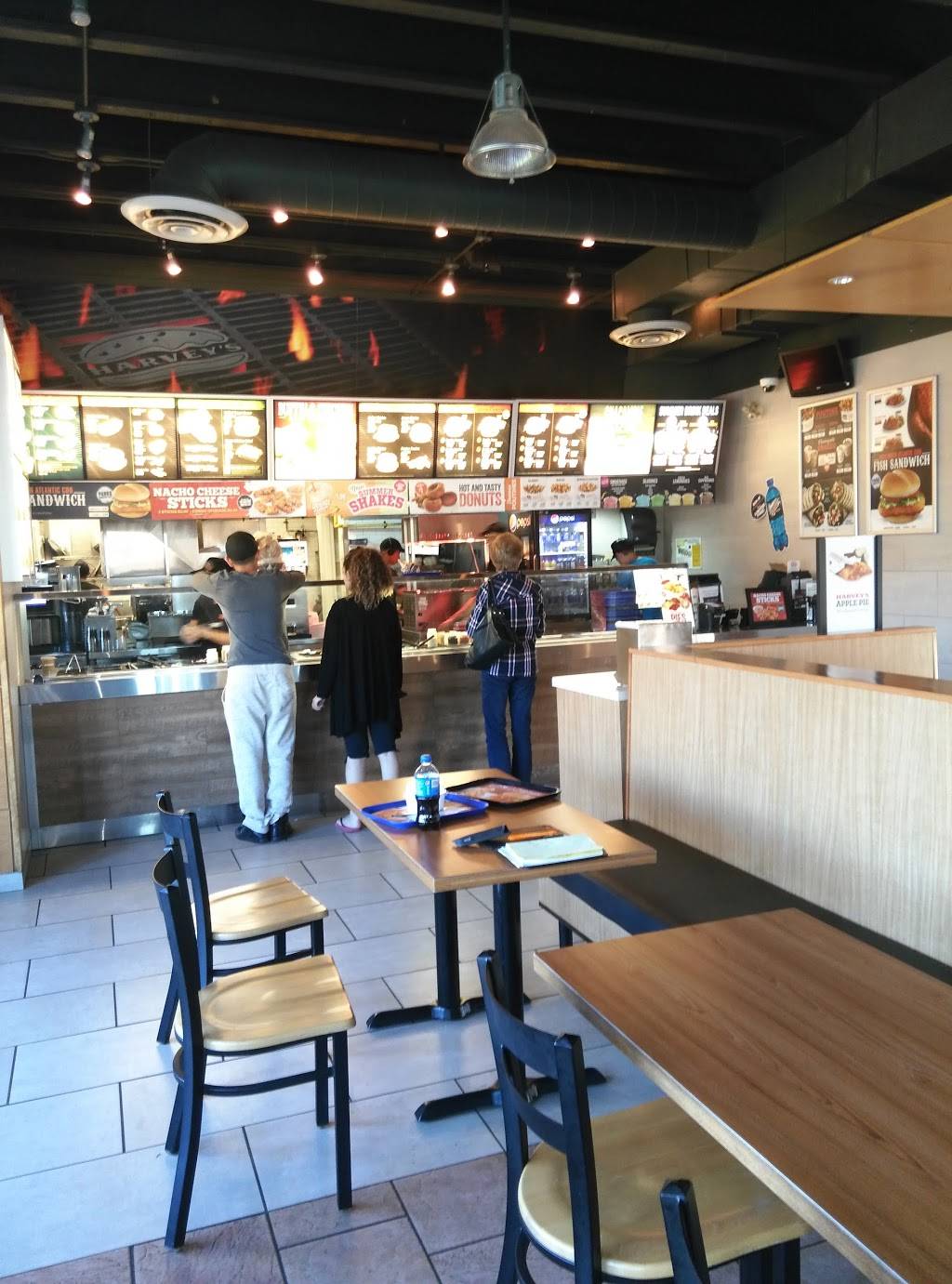 Harveys | restaurant | Market Place, 13008 Yonge St, Richmond Hill, ON L4E 3S8, Canada | 9057731988 OR +1 905-773-1988