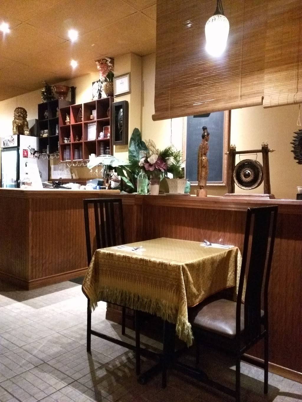 Banana Leaf Thai Cuisine | meal takeaway | 369 Dundas St, Woodstock, ON N4S 1B6, Canada | 5195394222 OR +1 519-539-4222