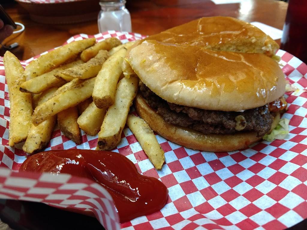 Grumpys | restaurant | 425 S McCleskey St #544, Boaz, AL 35957, USA | 2565930599 OR +1 256-593-0599