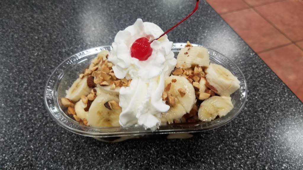 Braums Ice Cream & Burger Restaurant | restaurant | 2202 E Gore Blvd, Lawton, OK 73501, USA | 5803570485 OR +1 580-357-0485