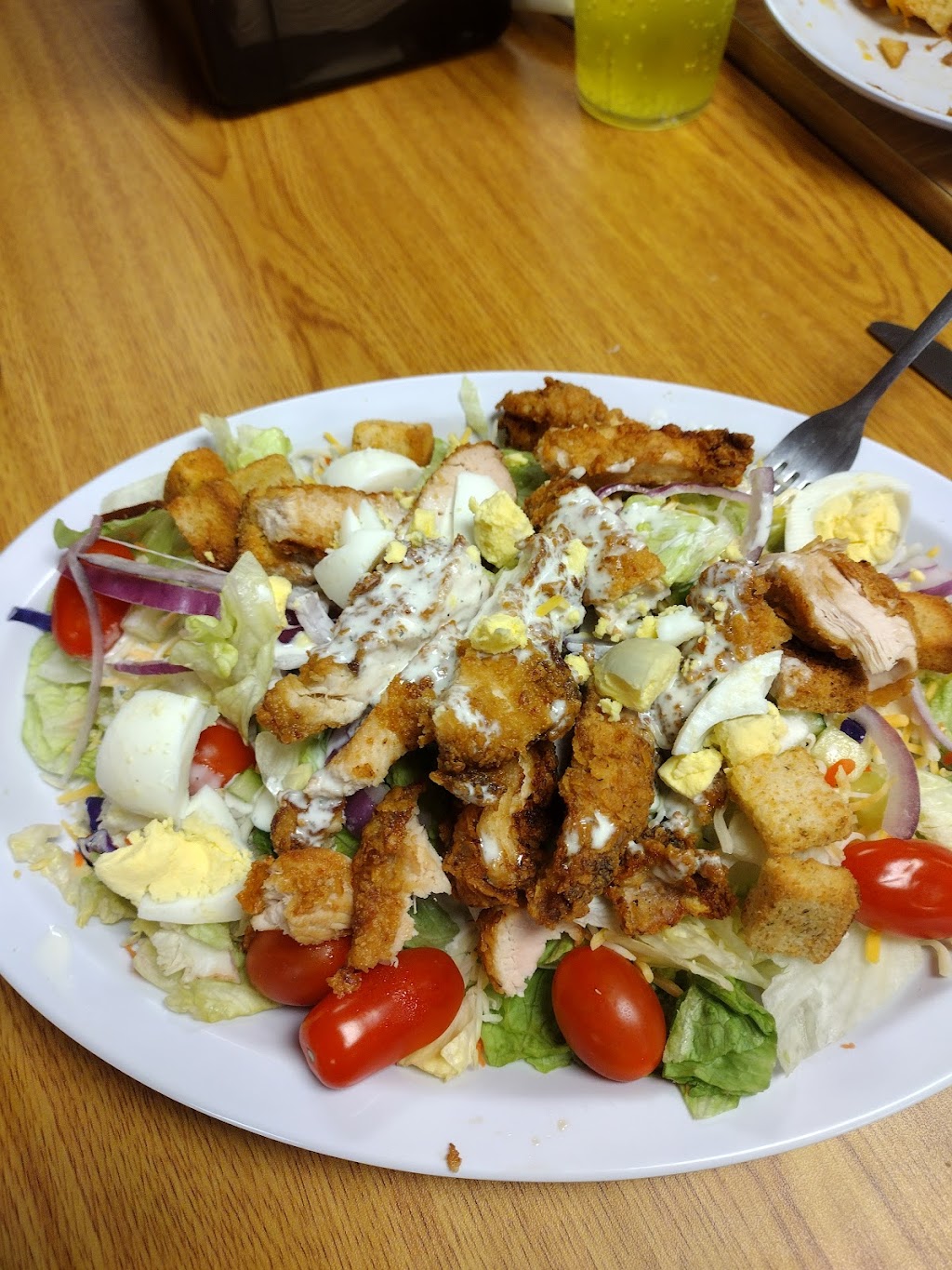 Circle S Farm Kitchen | restaurant | 1240 E Andrew Johnson Hwy, Greeneville, TN 37745, USA | 4235885451 OR +1 423-588-5451