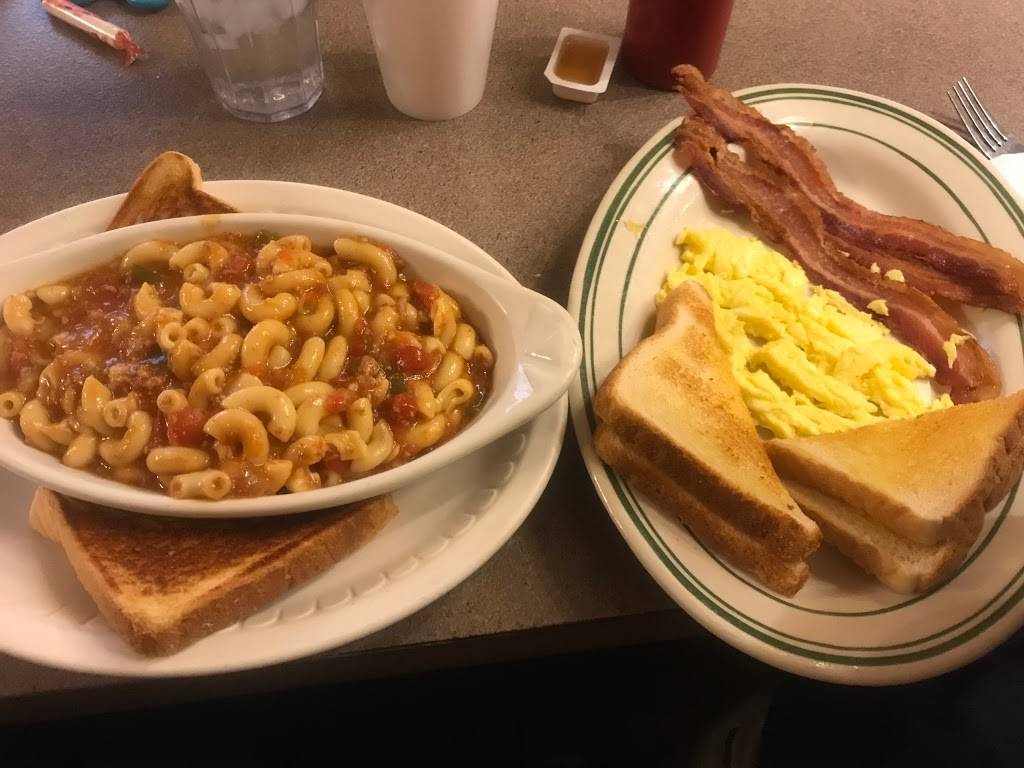 Sterling Family Restaurant | restaurant | 4513 N Sterling Ave, Peoria, IL 61615, USA | 3096864513 OR +1 309-686-4513