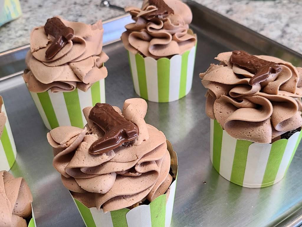 Kickn Kupcakes | restaurant | 411 FM2325, Wimberley, TX 78676, USA | 5128427686 OR +1 512-842-7686