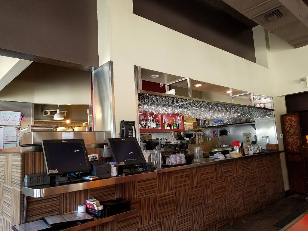 Hugos Restaurant | restaurant | 8401 Santa Monica Blvd, West Hollywood, CA 90069, USA | 3236543993 OR +1 323-654-3993