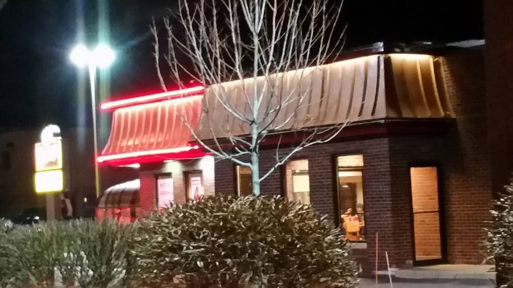 Wendys | restaurant | 6116 Northwest Hwy, Crystal Lake, IL 60014, USA | 8154555222 OR +1 815-455-5222