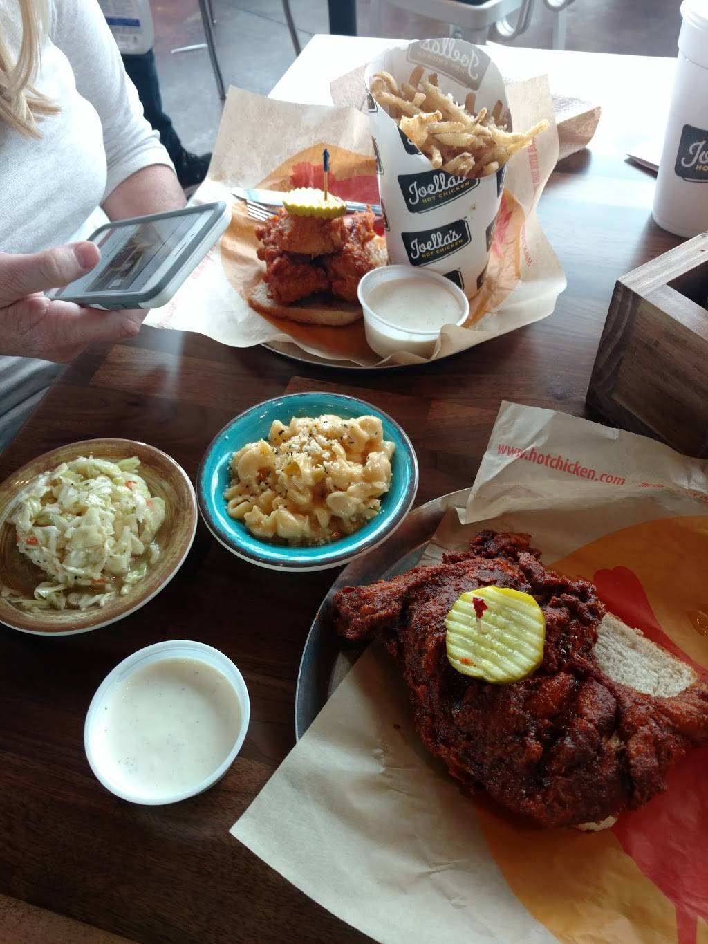 Chipotle Mexican Grill | restaurant | 4625 E 96th St, Indianapolis, IN 46240, USA | 3175758292 OR +1 317-575-8292