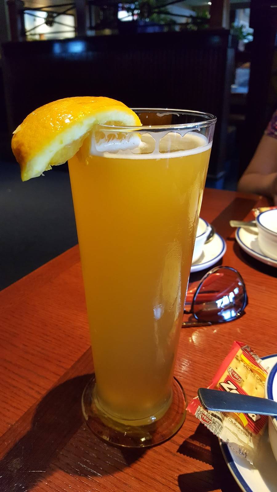 Red Lobster | restaurant | 1545 S Mooney Blvd, Visalia, CA 93277, USA | 5597388527 OR +1 559-738-8527