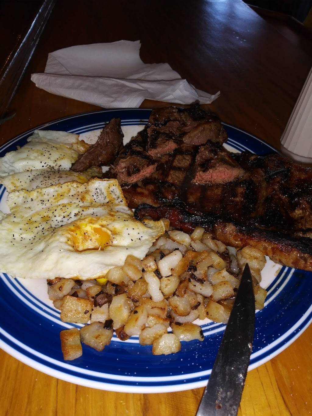 Hollywood Roadhouse | restaurant | 41480 US-45, Antioch, IL 60002, USA | 2247889919 OR +1 224-788-9919