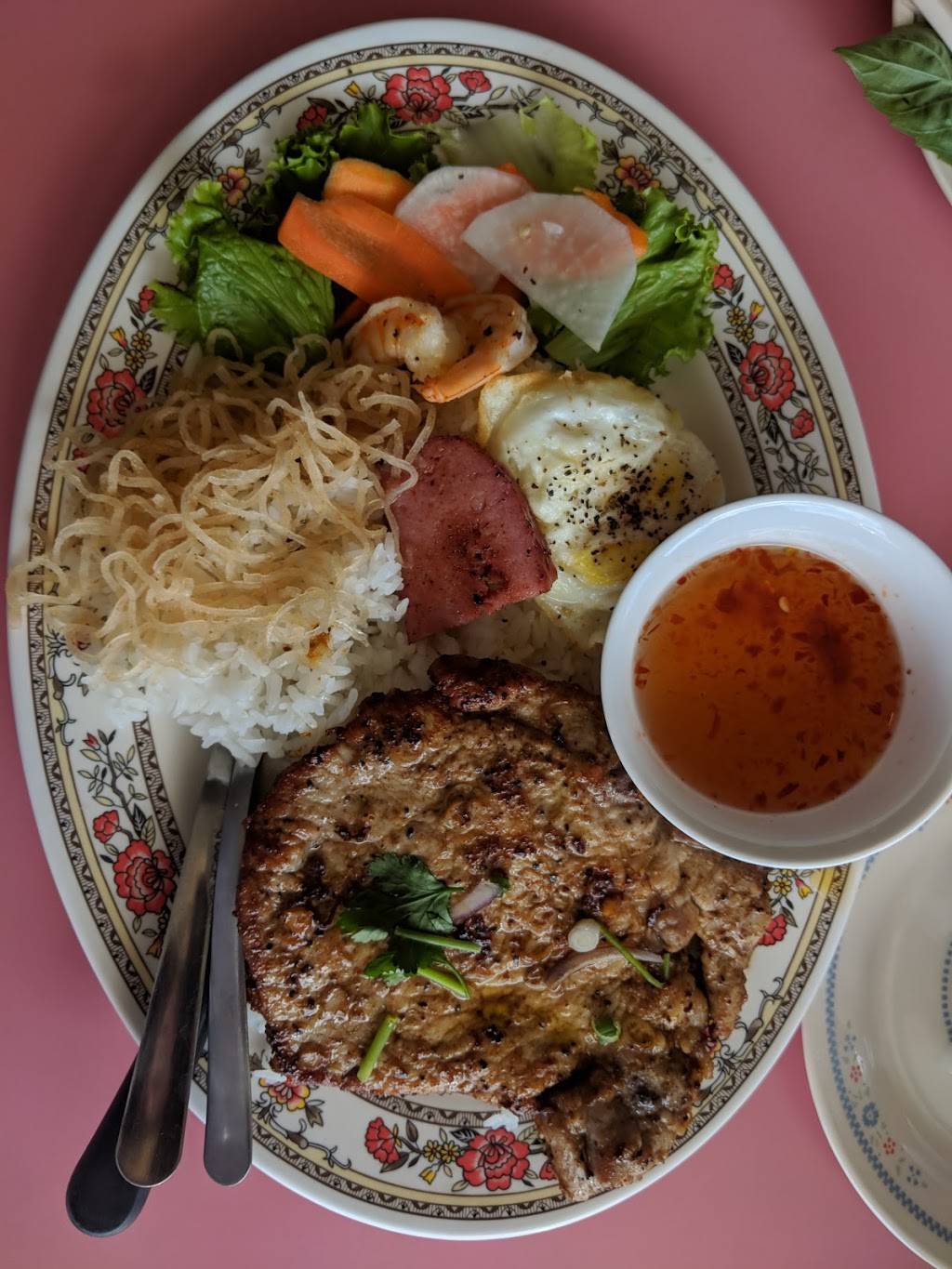 Mekong Restaurant | restaurant | 5378 Division Ave S, Grand Rapids, MI 49548, USA | 6165303380 OR +1 616-530-3380