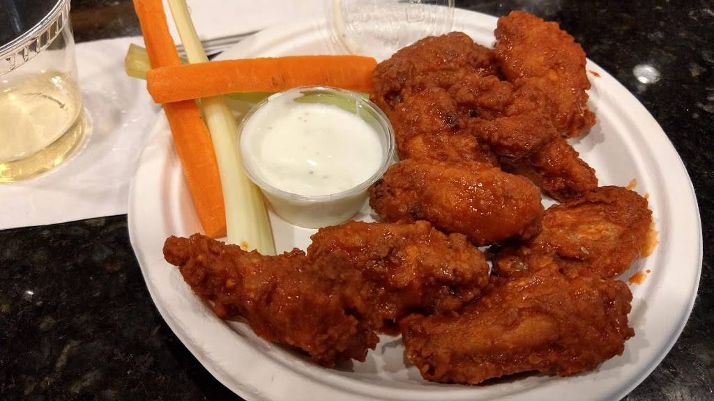 O’Briens Restaurant & Bar | restaurant | 10000 W OHare Ave, Chicago, IL 60666, USA | 7734620700 OR +1 773-462-0700