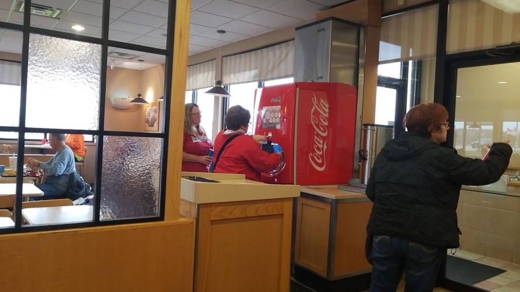 Wendys | restaurant | 1255 E 16th St, Dubuque, IA 52001, USA | 5635840288 OR +1 563-584-0288