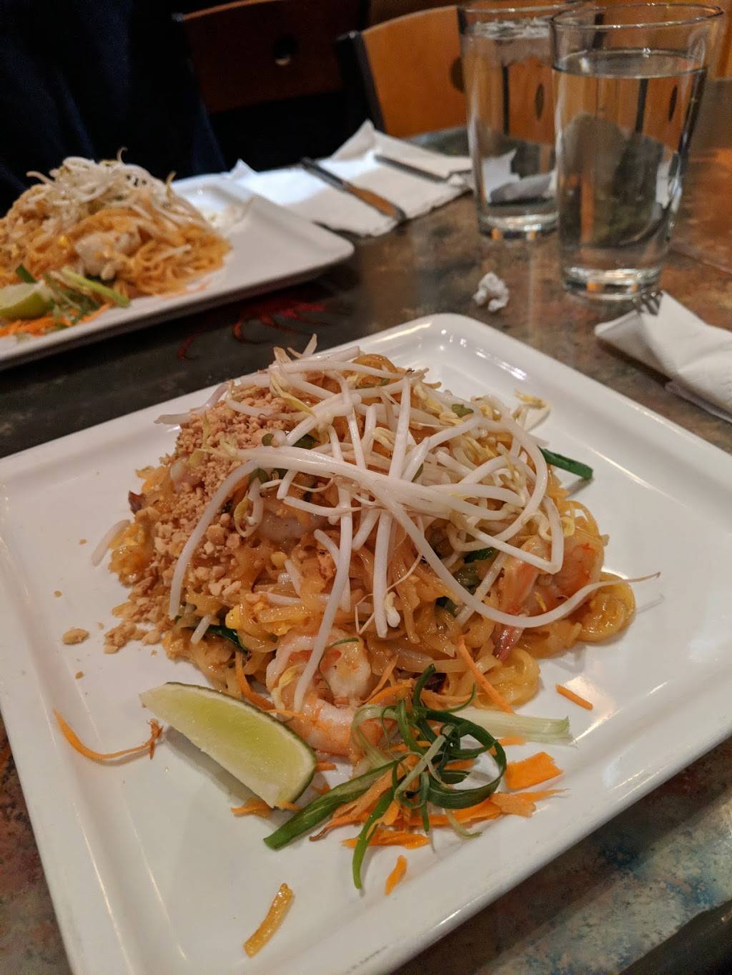 Natta Thai Cuisine | restaurant | 153 Glyndon St SE, Vienna, VA 22180, USA | 7032424323 OR +1 703-242-4323
