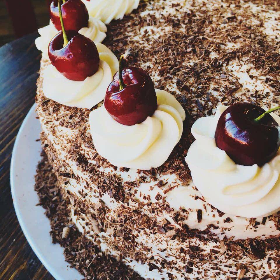 The Electric Brew | restaurant | 118 E Washington St, Goshen, IN 46528, USA | 5745335990 OR +1 574-533-5990