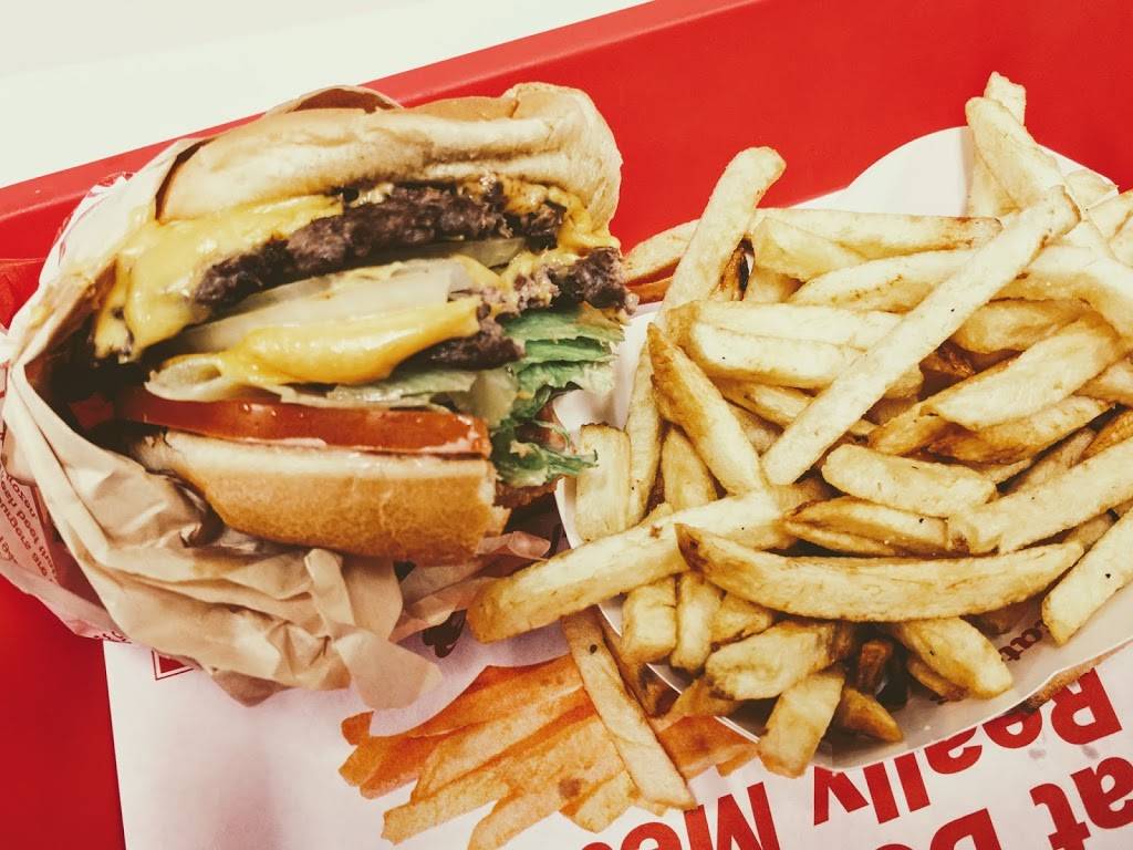 In-N-Out Burger | restaurant | 1600 Town Center Dr, Pflugerville, TX 78660, USA | 8007861000 OR +1 800-786-1000