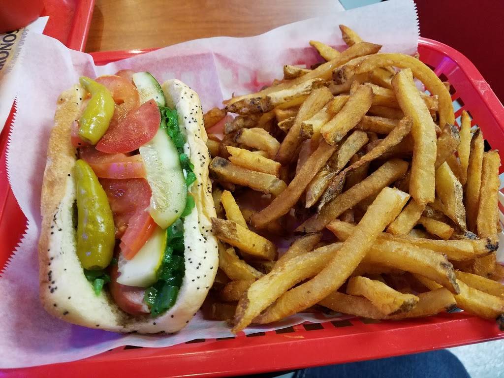 Firehouse dogs | restaurant | 1820 W Irving Park Rd, Schaumburg, IL 60193, USA | 8475654110 OR +1 847-565-4110