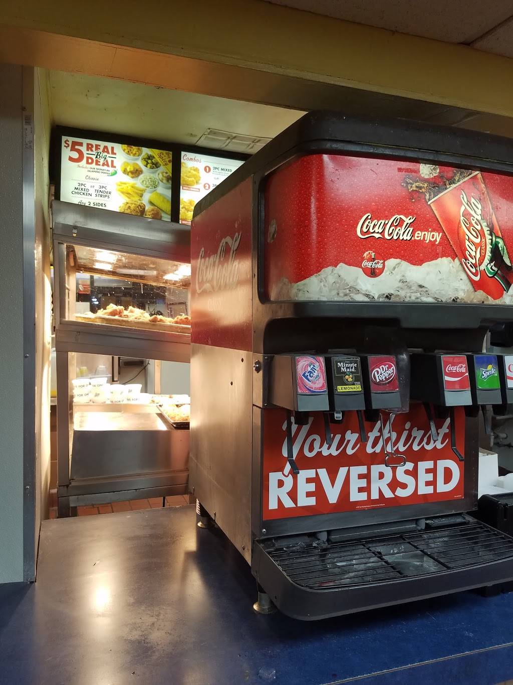 Churchs Chicken | restaurant | 5044 E 38th St, Indianapolis, IN 46218, USA | 3175474054 OR +1 317-547-4054