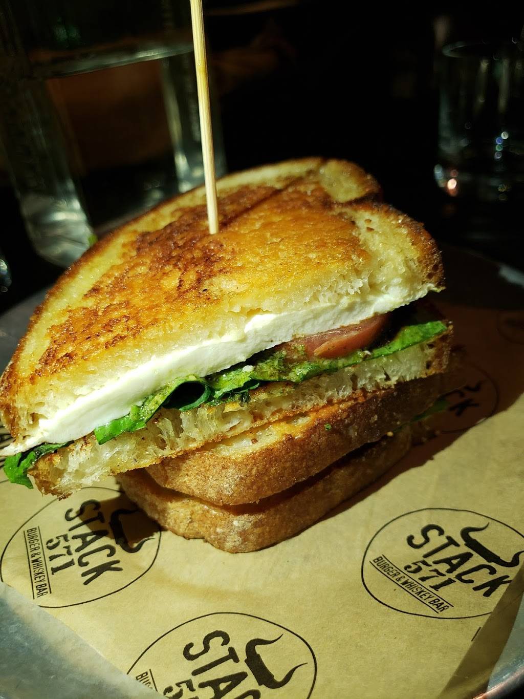 Stack 571 Burger & Whiskey Bar - Vancouver | restaurant | 670 Waterfront Way, Vancouver, WA 98660, USA | 3604500774 OR +1 360-450-0774