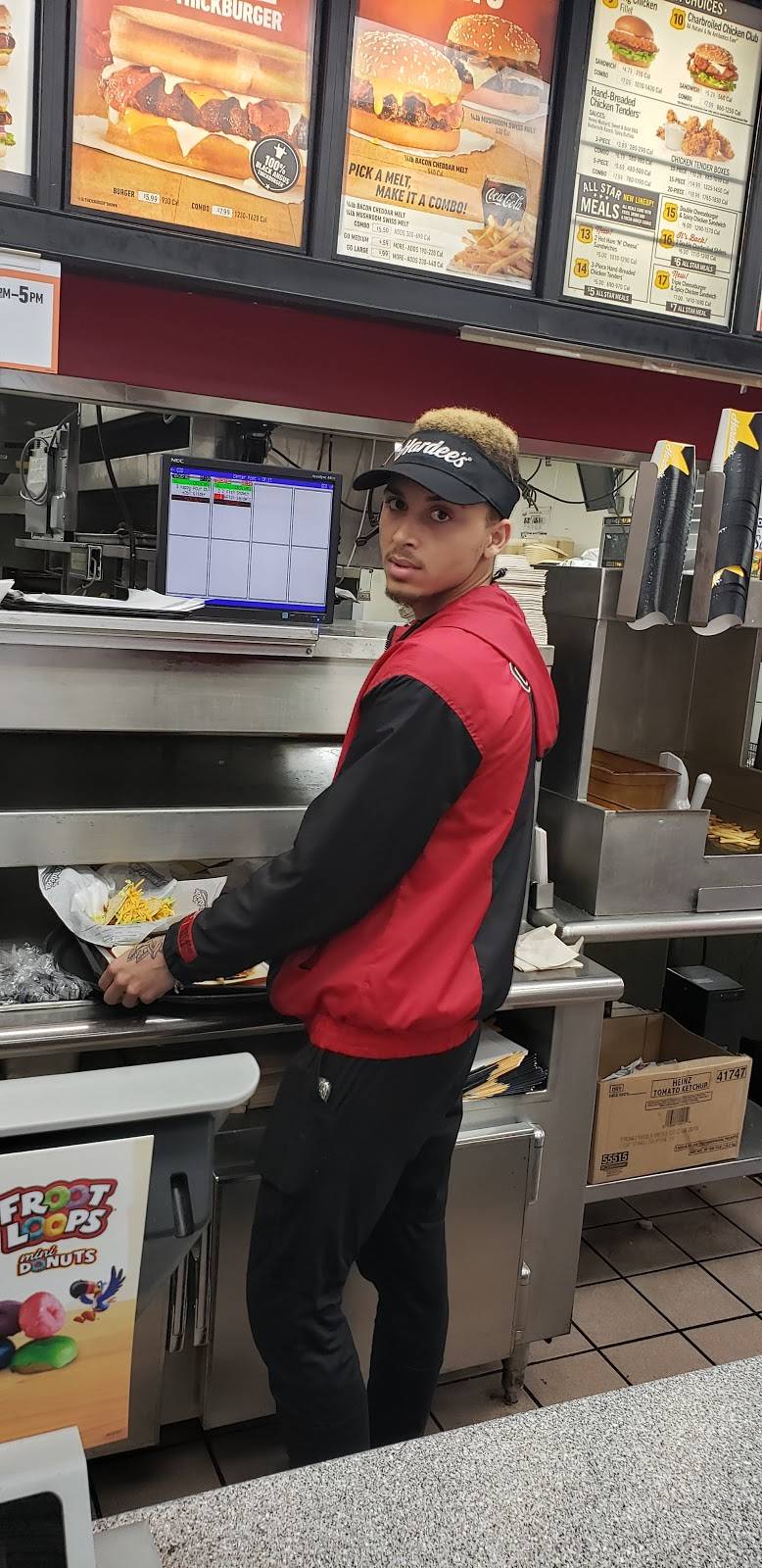 Hardees | restaurant | 710 W 10th St, Indianapolis, IN 46202, USA | 3176348441 OR +1 317-634-8441