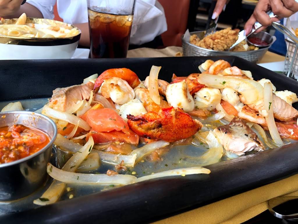 Mamajuana Restaurant Lounge | restaurant | 118 S Union St, Lawrence, MA 01843, USA | 9782088438 OR +1 978-208-8438