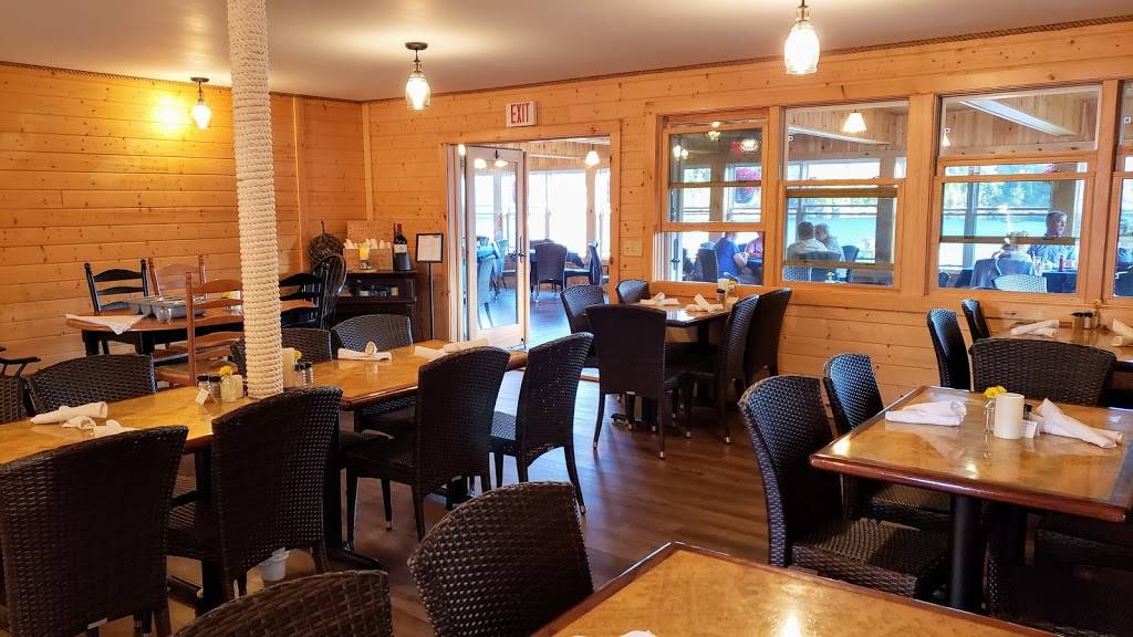 McLaughlin’s at the Marina | restaurant | 100 Marina Rd, Hampden, ME 04444, USA | 2079901111 OR +1 207-990-1111