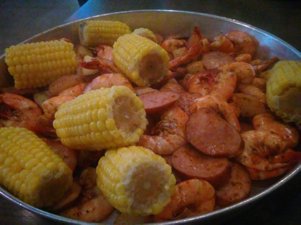 Shuckin Shack Oyster Bar | restaurant | 2340 Bale St #100, Raleigh, NC 27608, USA | 9193220324 OR +1 919-322-0324