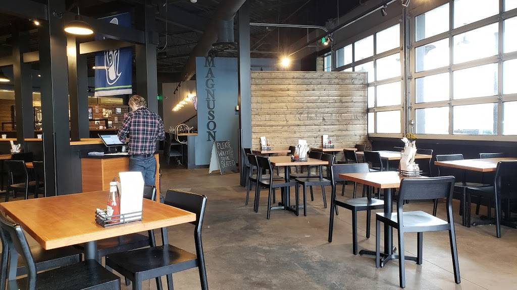 Magnuson Kitchen + Brewery | restaurant | 5108 Grand Loop, Tacoma, WA 98407, USA | 2532675010 OR +1 253-267-5010