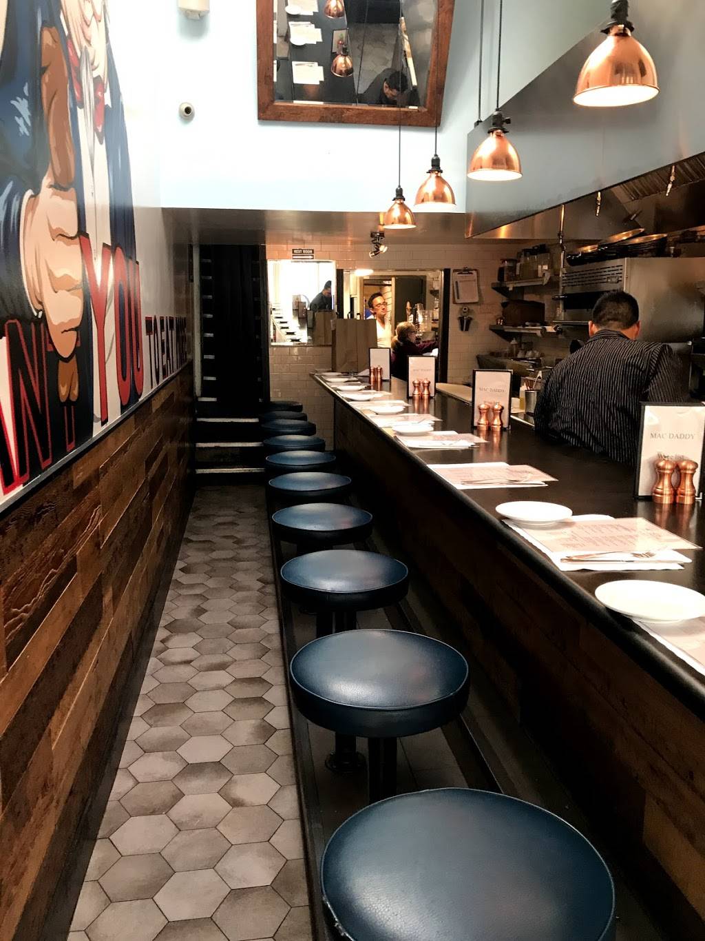 Mac Daddy | restaurant | 1453 18th St, San Francisco, CA 94107, USA | 4158726670 OR +1 415-872-6670