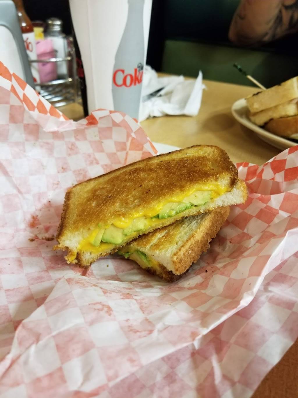 Speedway Grill | restaurant | 8922 Beech Ave A, Fontana, CA 92335, USA | 9093569644 OR +1 909-356-9644