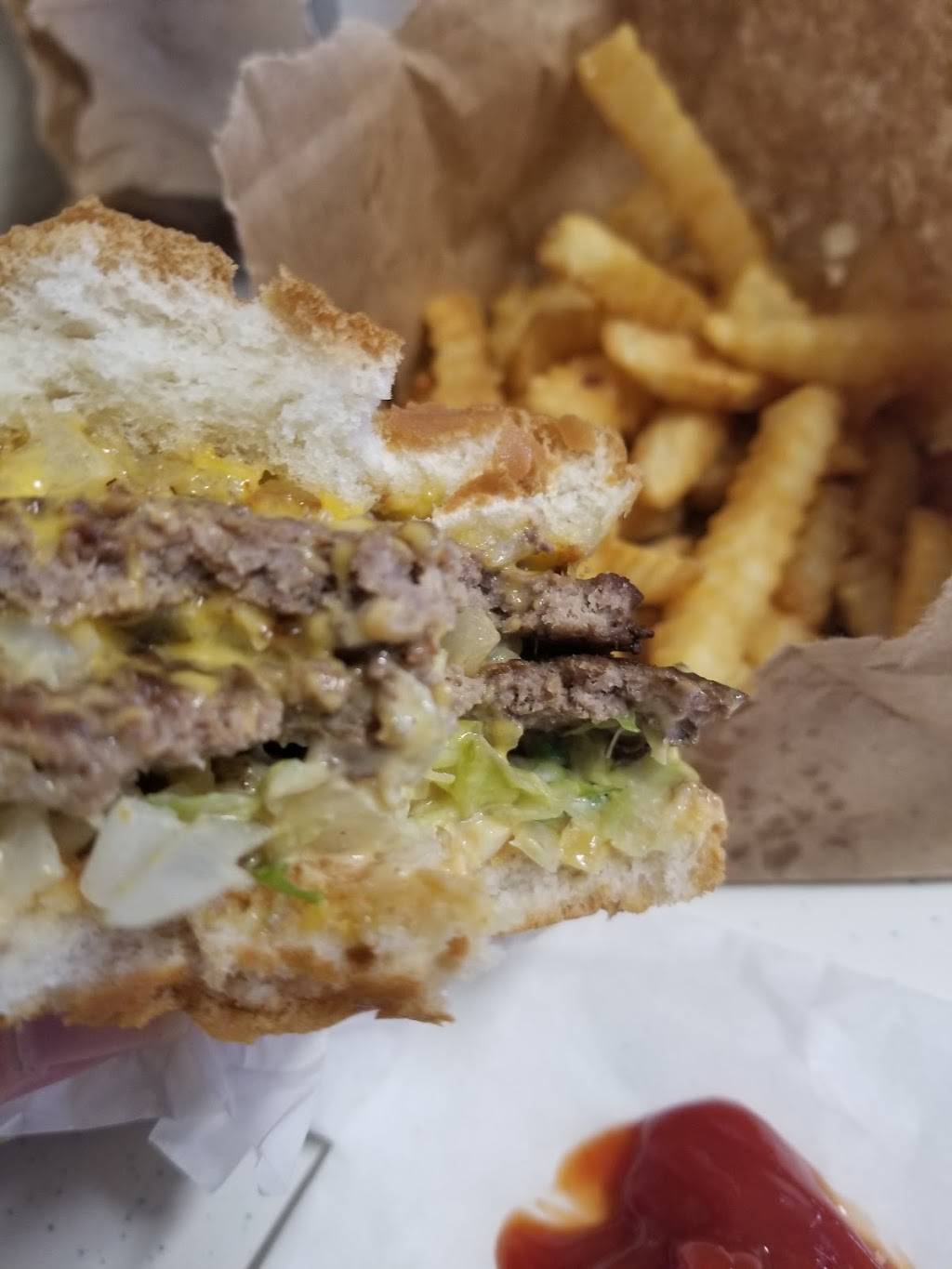 Lous Drive In | restaurant | 6229 Watt Ave, North Highlands, CA 95660, USA | 9163325622 OR +1 916-332-5622