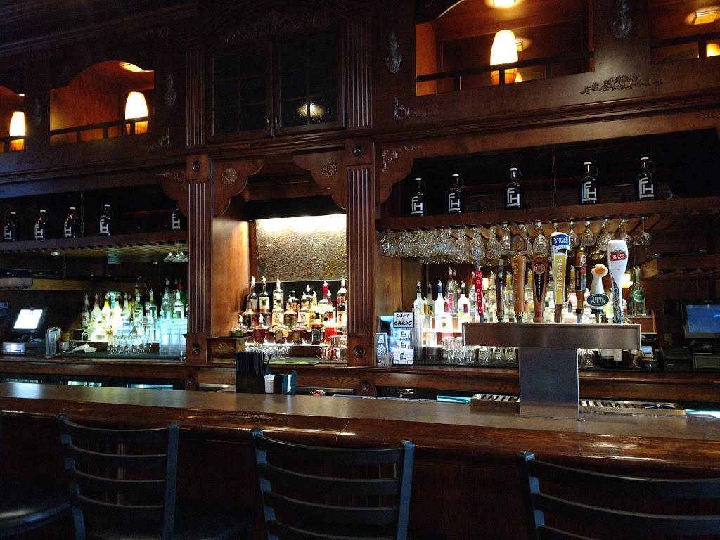 Fox Heights Pub & Grill | restaurant | 217 N Washington St, Green Bay, WI 54301, USA | 9208843277 OR +1 920-884-3277