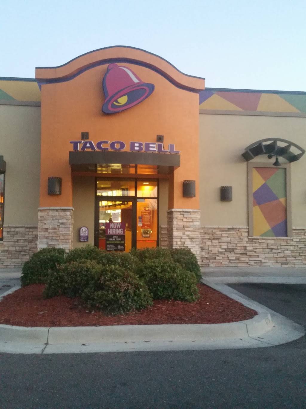 Taco Bell | meal takeaway | 600 Airport Center Dr, Jacksonville, FL 32218, USA | 9047510102 OR +1 904-751-0102
