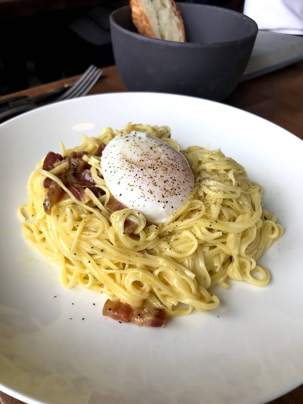 Resto Capucine | restaurant | 7000 Boulevard Maurice-Duplessis, Montréal, QC H1G 0A1, Canada | 5143287604 OR +1 514-328-7604