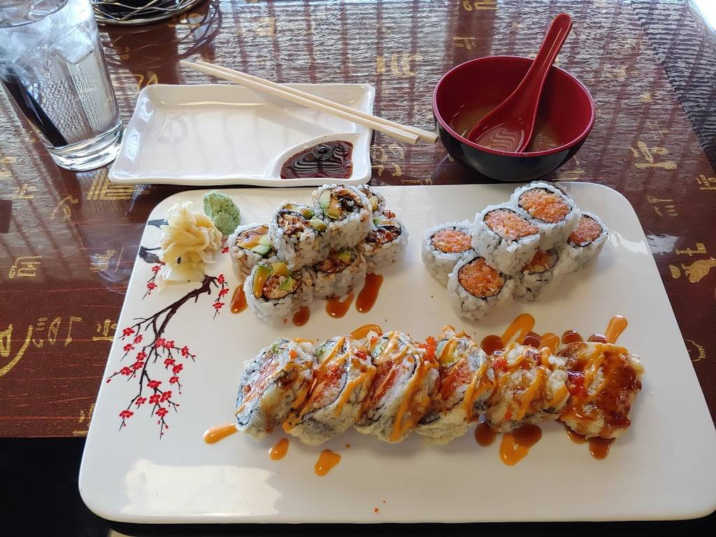 Oishi Sushi Restaurant & Bar | restaurant | 12220 Shawnee Mission Pkwy, Shawnee, KS 66216, USA | 9132683888 OR +1 913-268-3888