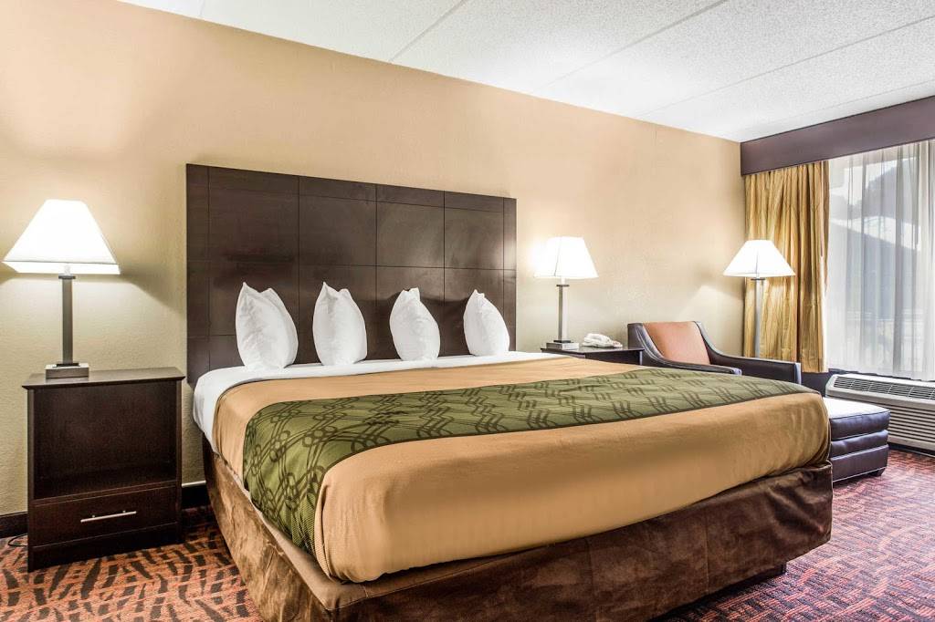 Econo Lodge Asheville Airport | restaurant | 196 Underwood Rd, Fletcher, NC 28732, USA | 8286841200 OR +1 828-684-1200