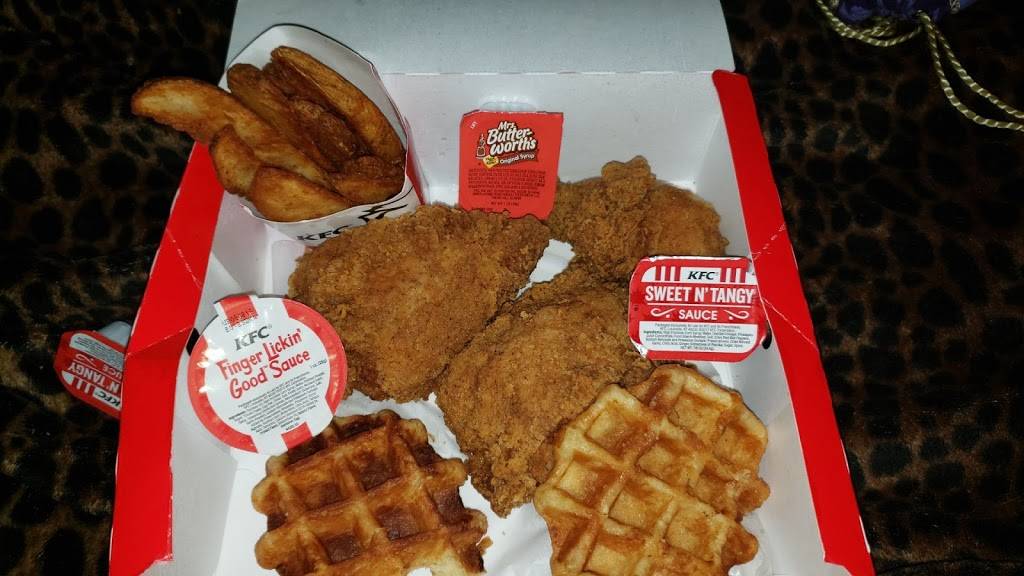 KFC | restaurant | 1300 N University Ave, Lafayette, LA 70506, USA | 3373668672 OR +1 337-366-8672