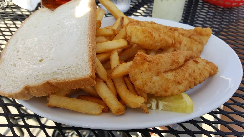 Suisse Haus Food & Spirits | meal takeaway | 1602 12th St, Monroe, WI 53566, USA | 6083253220 OR +1 608-325-3220