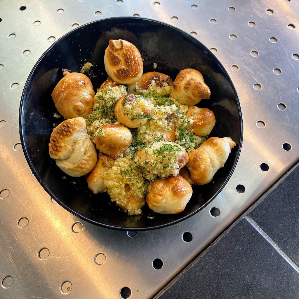 piazza napoli pizza | restaurant | 381 S MacDade Blvd, Glenolden, PA 19036, USA | 4844975750 OR +1 484-497-5750