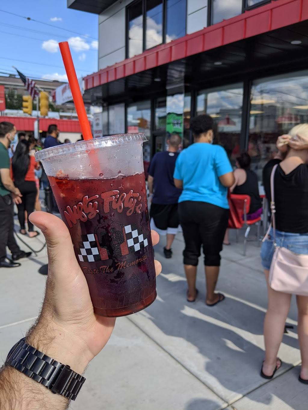 Nifty Fiftys | restaurant | 2700 S 10th St, Philadelphia, PA 19148, USA | 2677191950 OR +1 267-719-1950