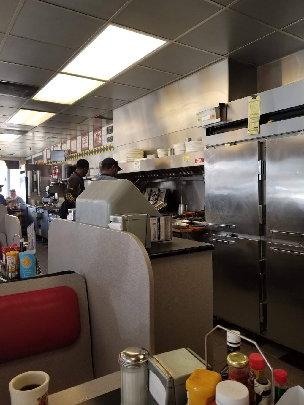 Waffle House | meal takeaway | 1 Melvin Dr, Greenville, SC 29605, USA | 8642777470 OR +1 864-277-7470