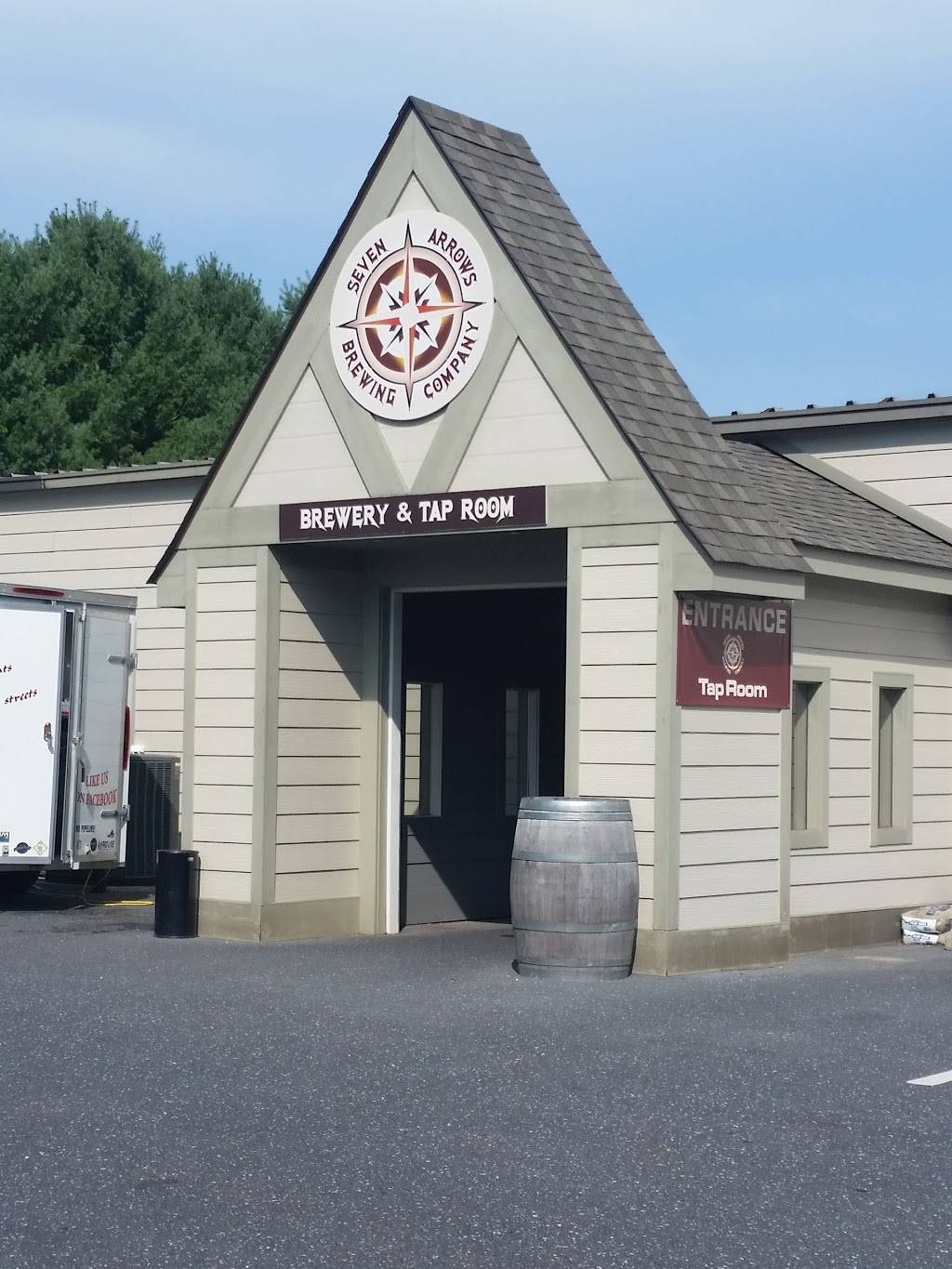 Seven Arrows Brewing Company | restaurant | 2508 Jefferson Hwy #1, Waynesboro, VA 22980, USA | 5402216968 OR +1 540-221-6968