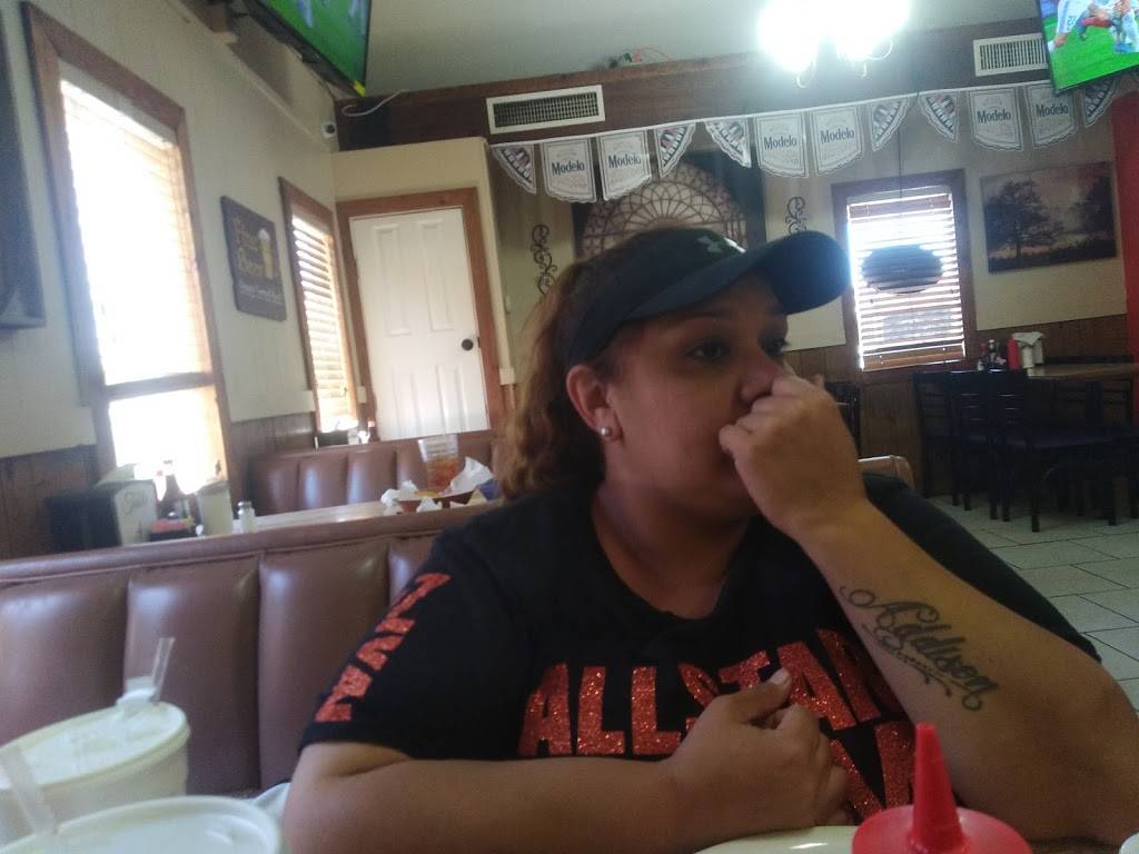 El portal | restaurant | 810 US-90, Castroville, TX 78009, USA | 8305385045 OR +1 830-538-5045